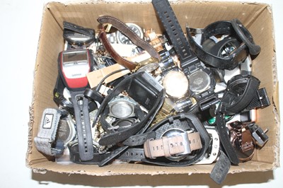 Lot 537 - A box of assorted gent's fashion watches