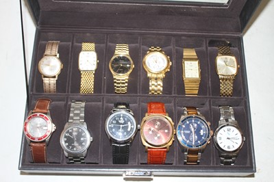 Lot 539 - A gent's Winner Mk XV automatic wristwatch,...