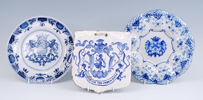 Lot 2068 - A blue and white delftware pill slab, in the...