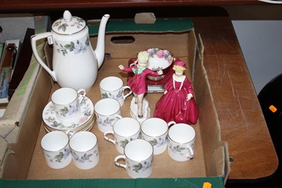 Lot 75 - A collection of ceramics, to include a Royal...