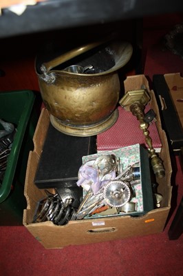 Lot 241 - Miscellaneous metalware, to include a 19th...
