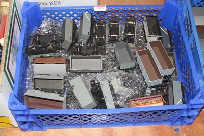 Lot 1523 - One tray containing a collection of mixed 00...