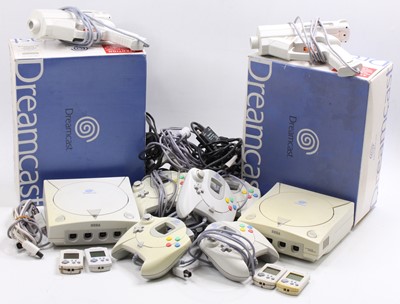 Lot 1961 - A large quantity of various Dreamcast part...