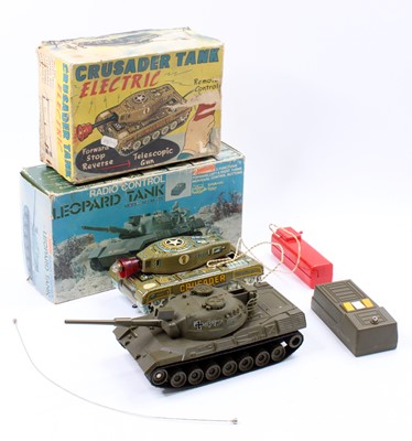 Lot 1835 - A Wells and Co. Ltd No. 142 Crusader Tank...