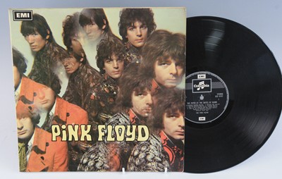 Lot 1052 - A collection of LP's to include Pink Floyd -...