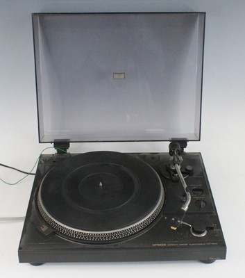Lot 1099 - A Hitachi HT-350 belt drive turntable, serial...