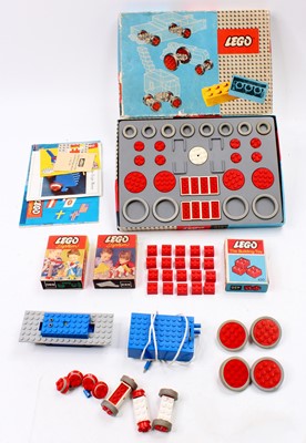 Lot 1923 - A vintage Lego No. 314 Wheels and Tyres...
