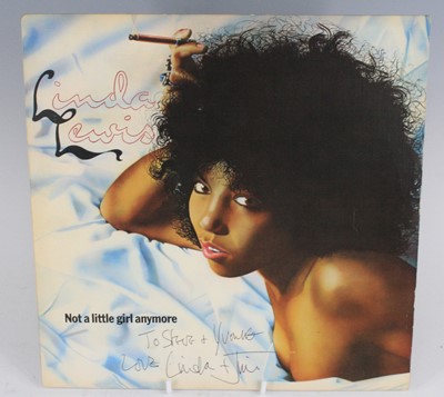 Lot 1020 - A collection of 12" vinyl to include The Beach...