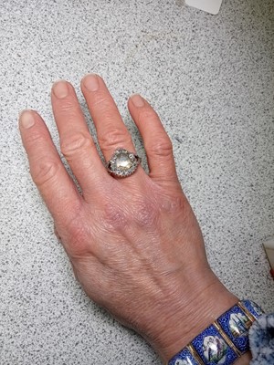 Lot 2138 - A George III yellow metal diamond cluster ring,...
