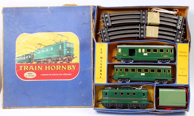 Lot 194 - French Hornby O Gauge OBBV Electric Passenger...