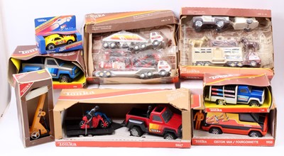 Lot 1919 - A collection of eight various boxed and...