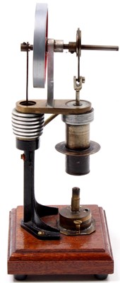 Lot 16 - Julian Wood Style vertical Hot Air Stirling...