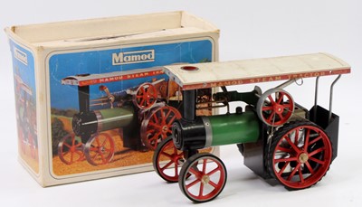 Lot 31 - Mamod steam tractor TE1A green body, white...