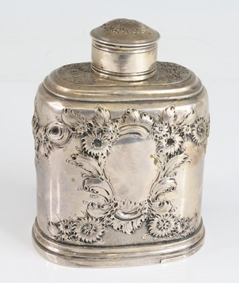 Lot 2085 - A George II silver tea caddy, having slide-off...