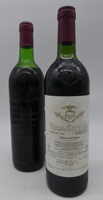 Lot 1104 - Vega-Cicilia Unico Gran Reserva, 1985, Ribera...
