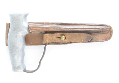 Lot 600 - A WW I fighting dagger by Robbins of Dudley,...