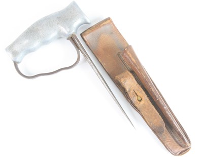 Lot 600 - A WW I fighting dagger by Robbins of Dudley,...