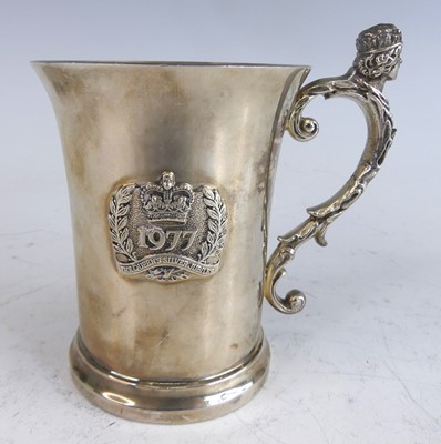 Lot 91 - A 1970s silver commemorative tankard for the...