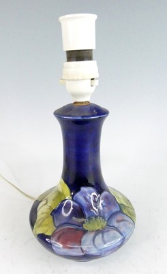 Lot 5 - A mid-20th century Moorcroft Anemone pattern...
