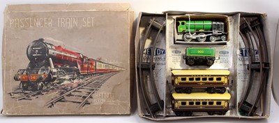 Lot 243 - Mettoy clockwork 0-gauge Passenger Train set...