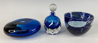 Lot 68 - Nicky Willing - a contemporary studio glass...
