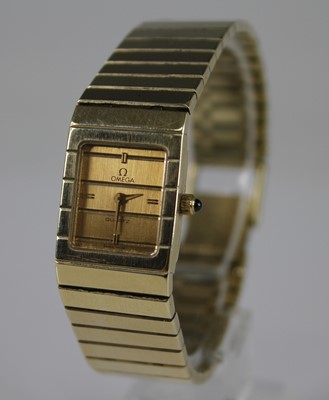 Lot 2219 - A lady's Omega 14ct gold cased quartz bracelet...