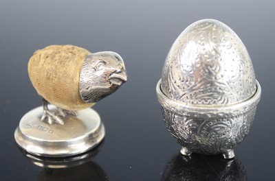Lot 2193 - An Edwardian silver novelty pin cushion in the...