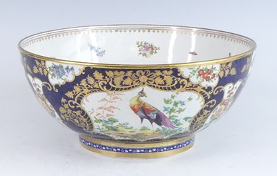Lot 2060 - A Worcester style bowl, 19th century,...