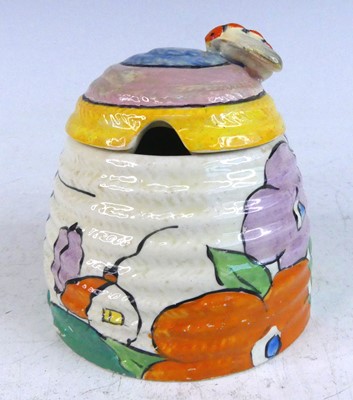 Lot 1042 - A 1930s Clarice Cliff Poplar pattern pottery...