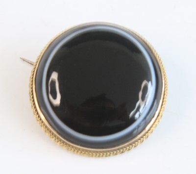 Lot 2530 - A yellow metal banded agate target style...