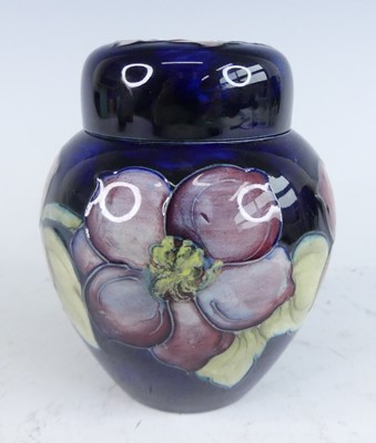 Lot 1020 - A mid 20th century Moorcroft Anemone pattern...