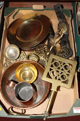 Lot 97 - A collection of metalware, to include a...