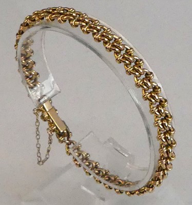 Lot 2544 - A yellow metal fancy interlocking circular...