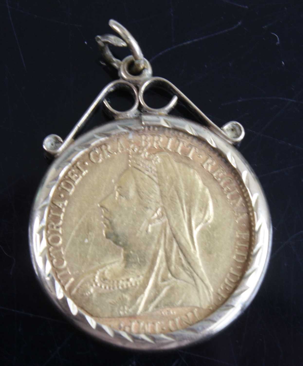 Lot 2064 - Great Britain, 1900 gold half sovereign,...