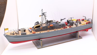 Lot 96 - Robbe 1/40th scale kit built model of a M1062...