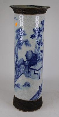 Lot 119 - A large Chinese blue and white crackle glazed...
