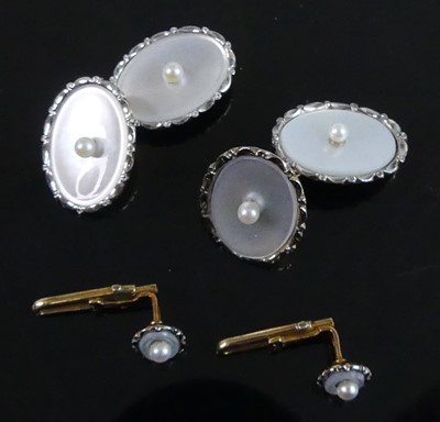 Lot 462 - A cased pair of Norwegian gent's 14ct gold and...