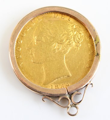 Lot 2003 - Great Britain, 1869 gold full sovereign,...