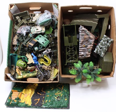 Lot 1501 - 2 trays containing a collection of military...