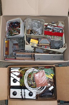 Lot 1505 - 4 boxes of various 00 Gauge lineside...