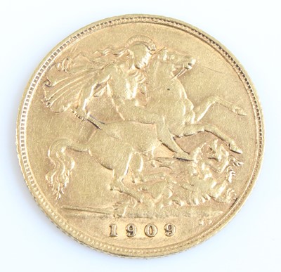Lot 2019 - Great Britain, 1909 gold half sovereign,...