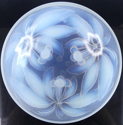 Lot 554 - A French Art Deco opalescent press moulded...