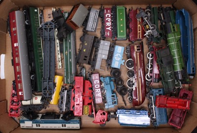 Lot 1537 - A collection of Triang and Hornby 00 Gauge...