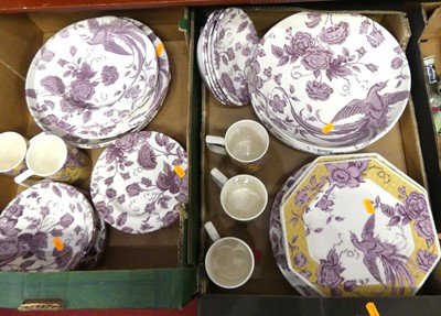 Lot 59 - A collection of Spode Kingsley pattern dinner...