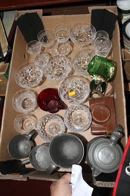 Lot 68 - A box of mixed glassware and metalware to...