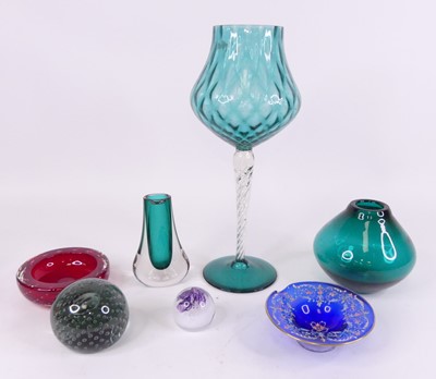 Lot 78 - A collection of glassware to include a...