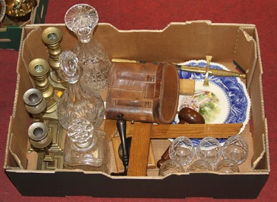 Lot 171 - A box of miscellaneous items to include a...