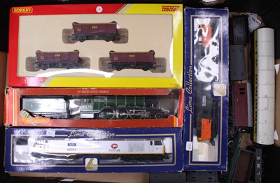 Lot 1556 - One tray containing 00 gauge railways to...