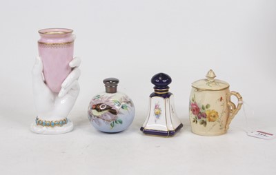 Lot 184 - A late Victorian Royal Worcester blush ivory...