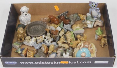 Lot 194 - A collection of assorted loose Wade Whimsy...